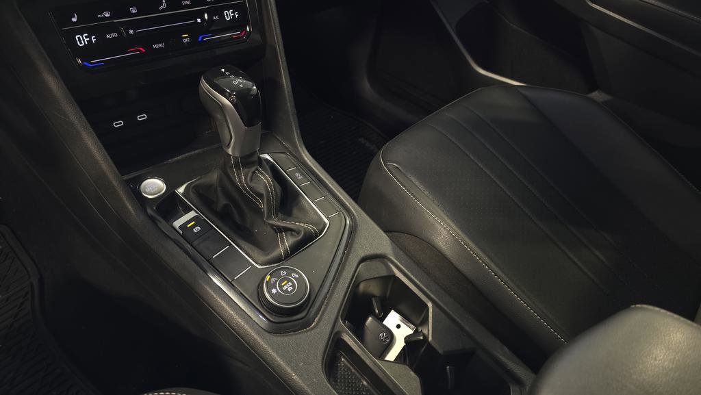 Used 2022 Volkswagen Tiguan SE image 19