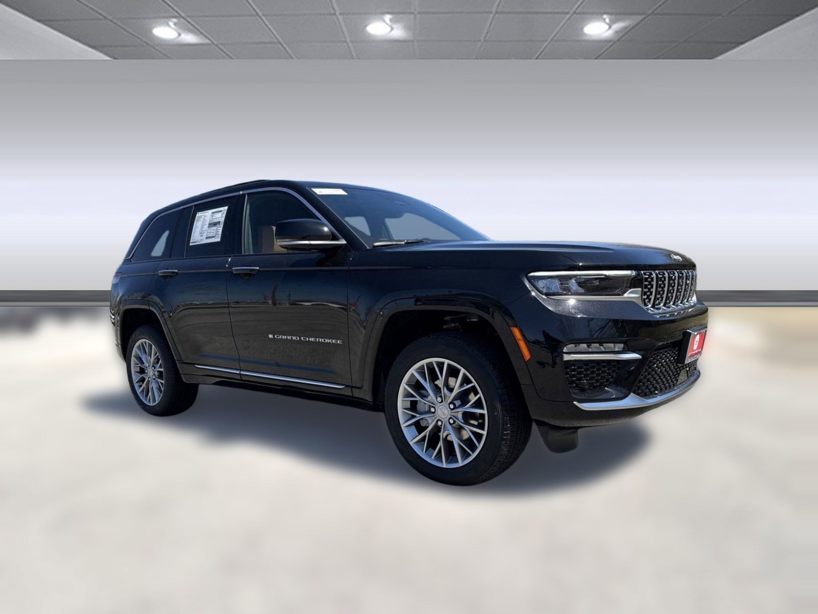 New 2025 Jeep Grand Cherokee Summit w/ Luxury Tech Group V image 4