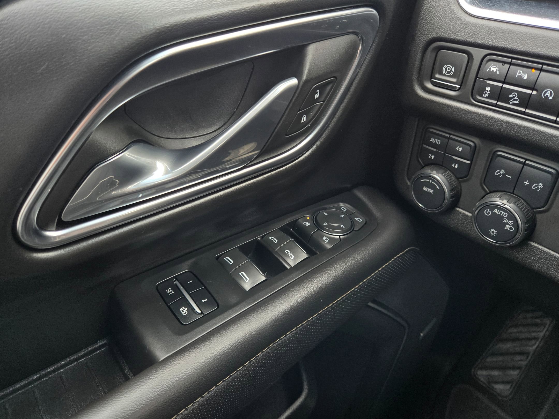 Used 2024 Chevrolet Tahoe Premier image 20