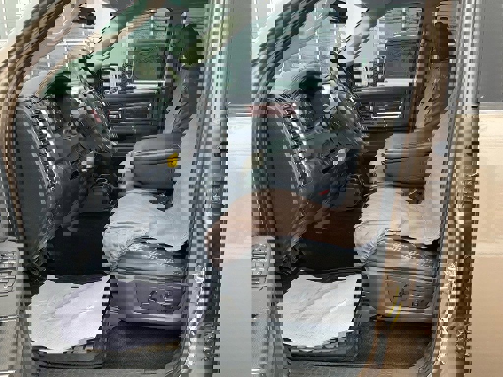 Used 2010 Dodge Ram 2500 Truck Laramie image 5