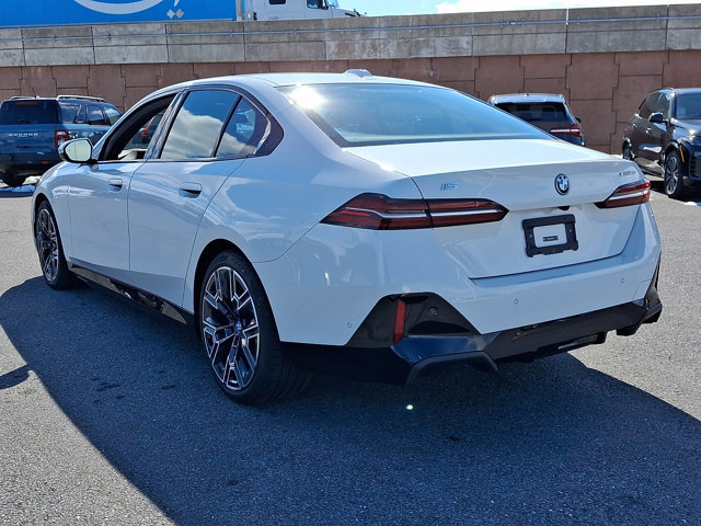 Certified 2025 BMW i5 xDrive40 w/ M Sport Package AWD/4WD image 4