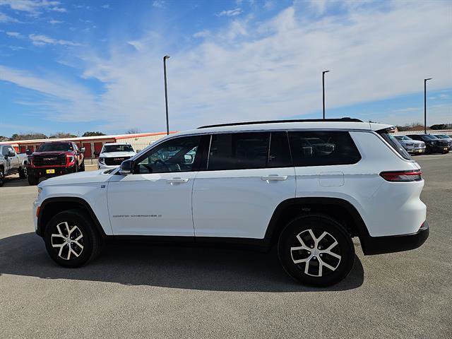 Used 2024 Jeep Grand Cherokee L Limited image 2