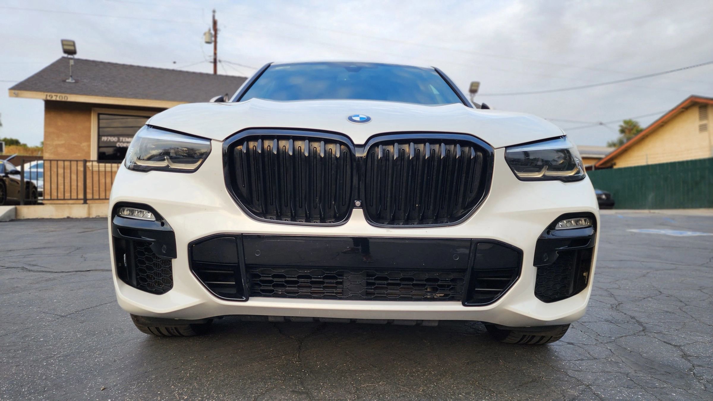 Used 2020 BMW X5 M50i w/ Premium Package image 5