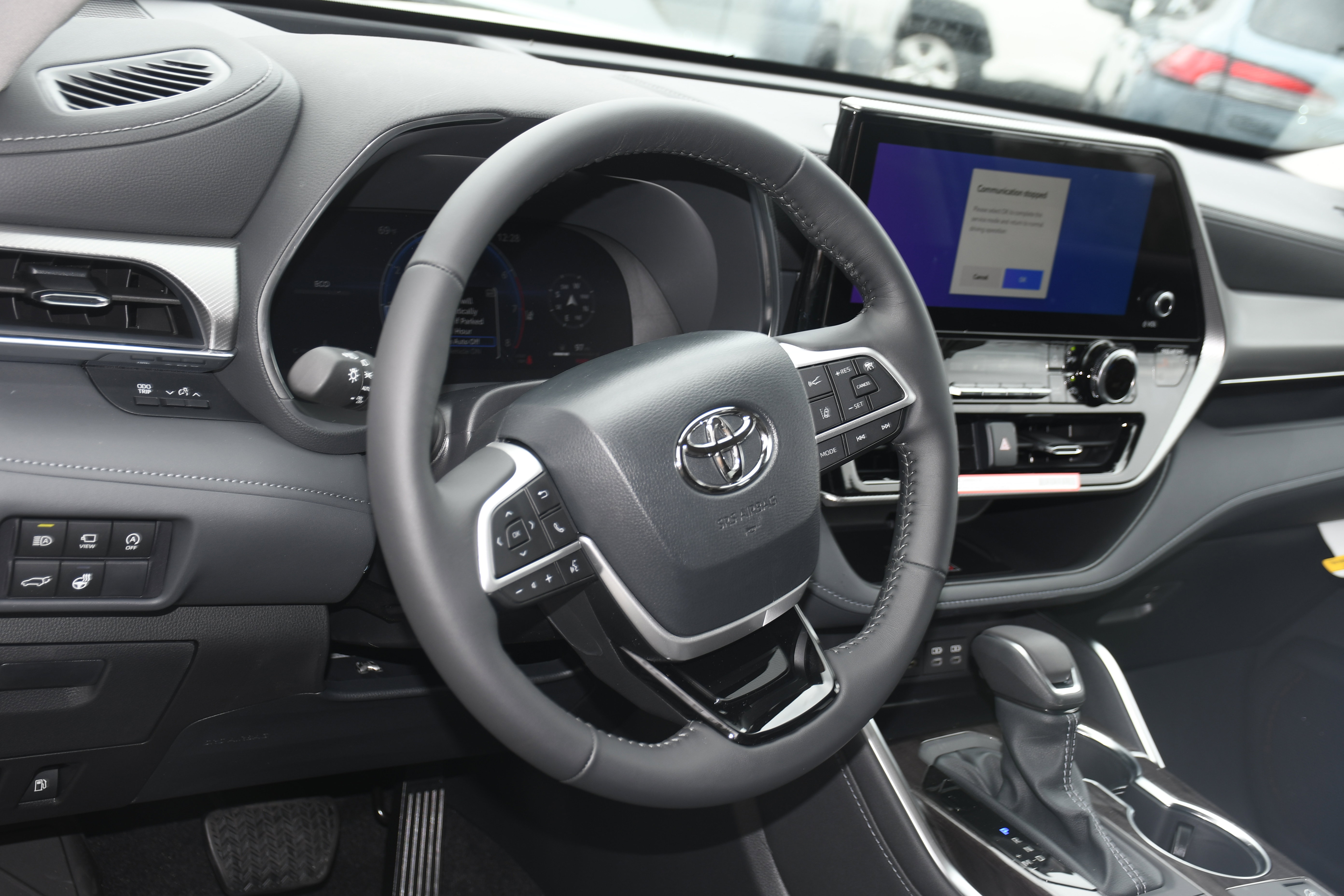 New 2026 Toyota Highlander Platinum image 4