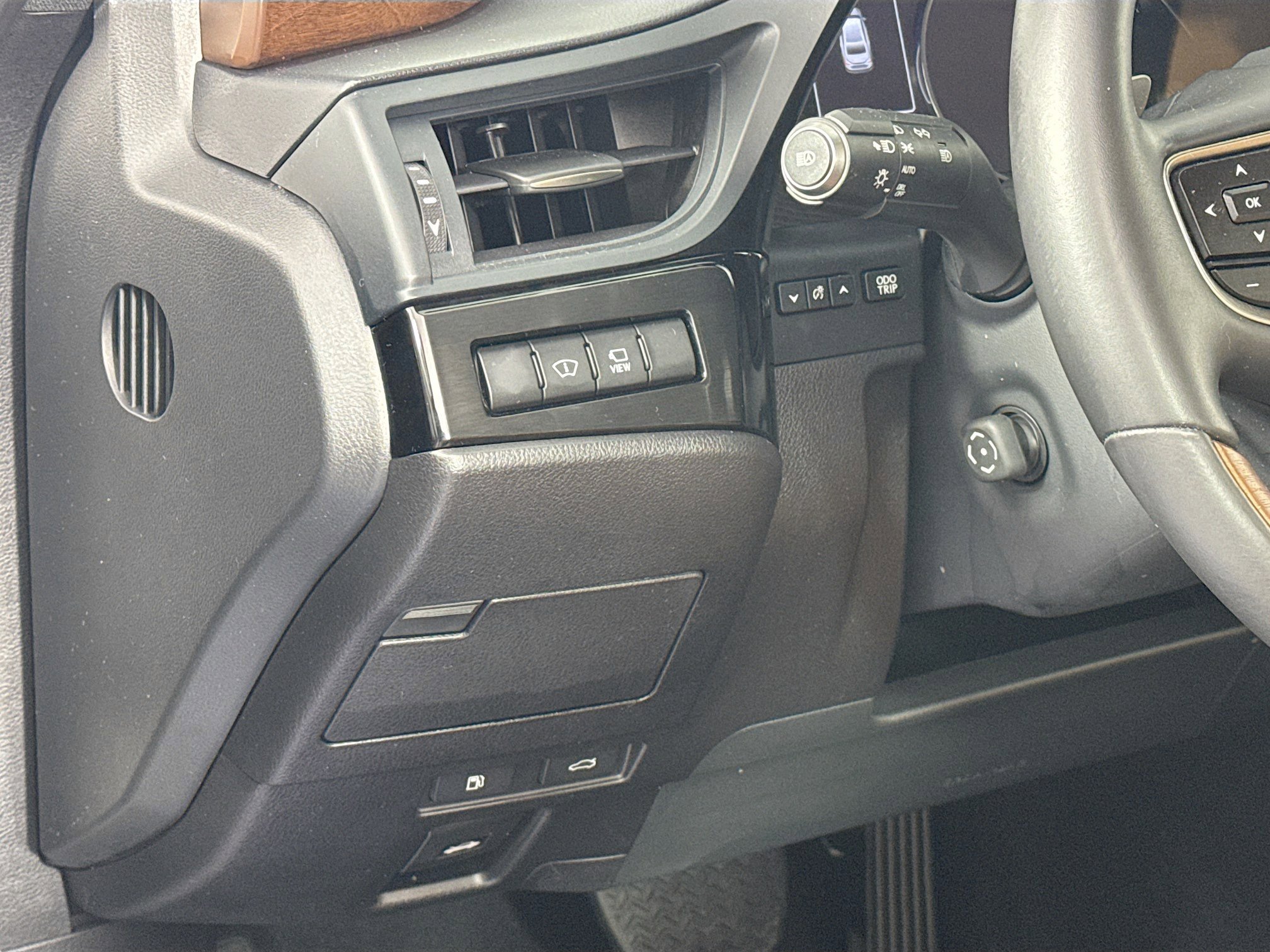 Used 2024 Lexus ES 300h ES 300h Luxury image 10