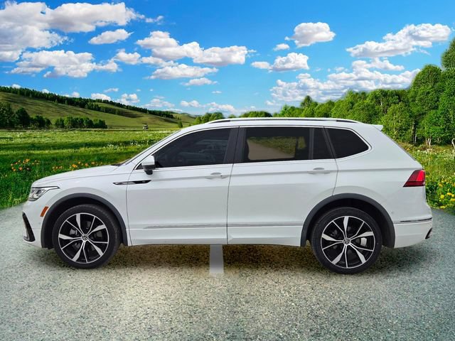 Used 2022 Volkswagen Tiguan SEL R-Line AWD/4WD image 3