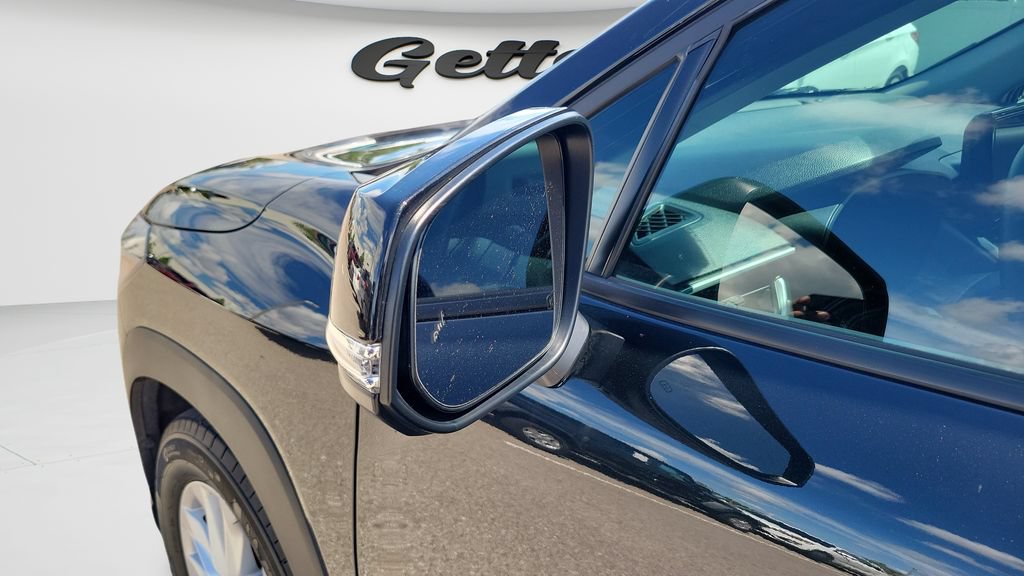 Used 2025 Toyota Corolla Cross LE FWD image 26