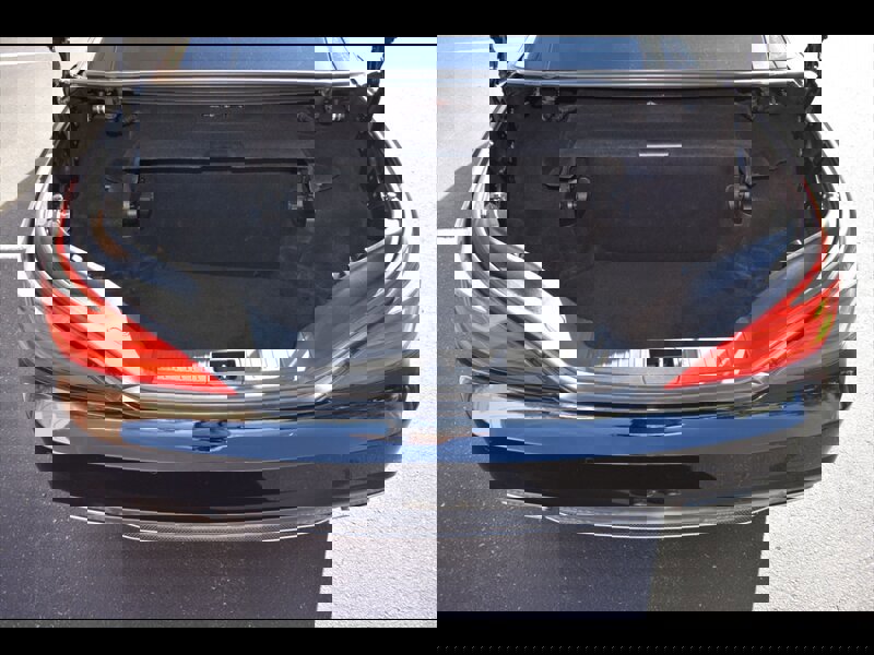 Used 2015 Mercedes-Benz SL 550 w/ Driver Assistance Package image 26