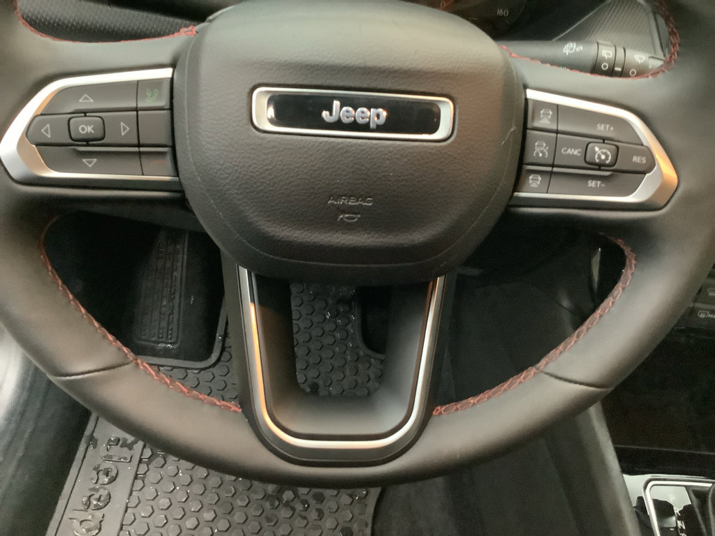 Used 2025 Jeep Compass Trailhawk AWD/4WD image 15