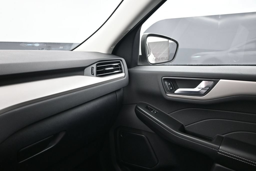 Used 2022 Ford Escape SEL FWD image 13