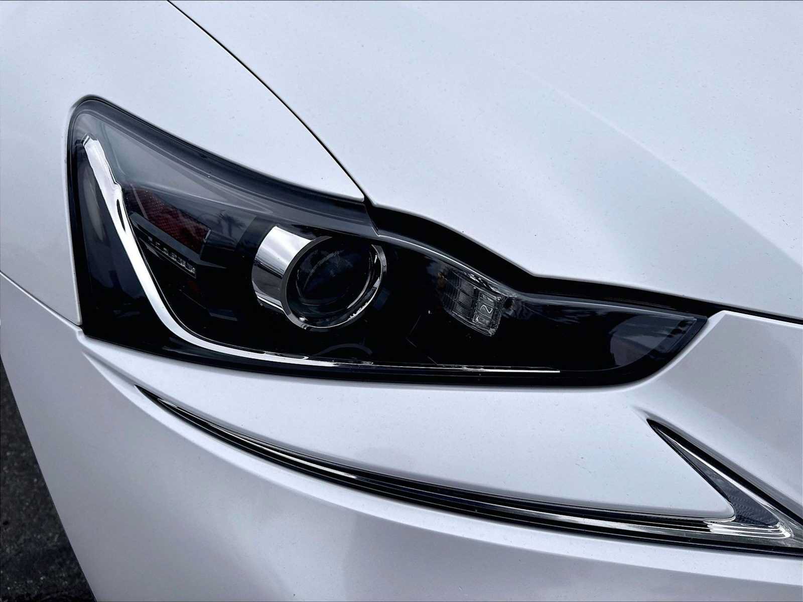 Used 2017 Lexus IS 200t RWD image 30