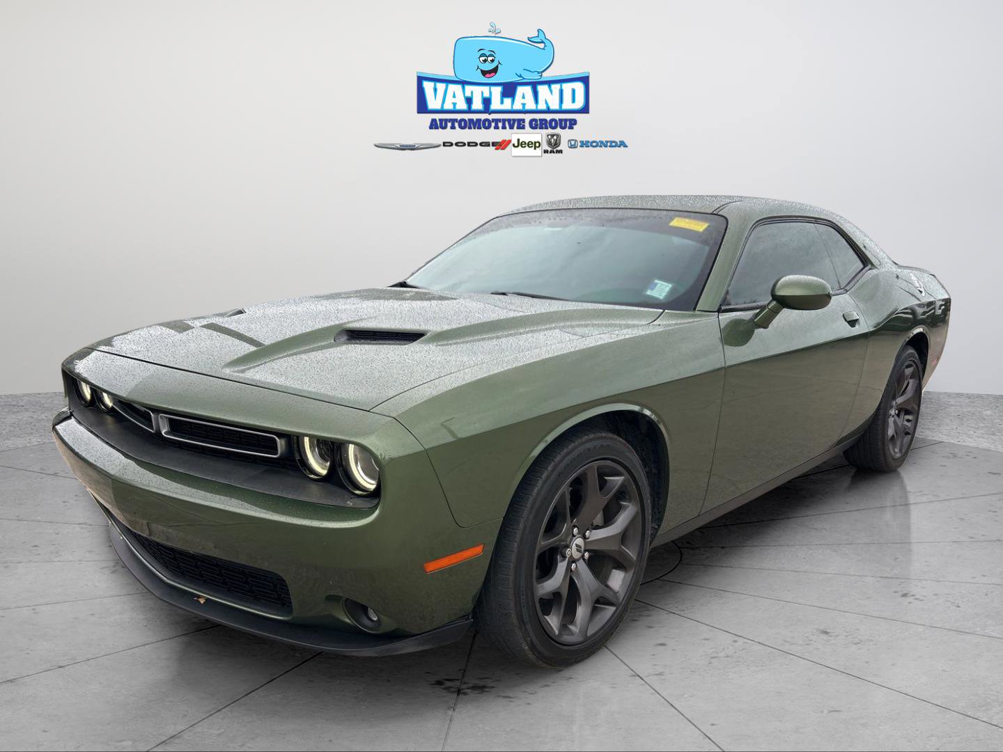 Used 2019 Dodge Challenger SXT w/ Plus Package image 1