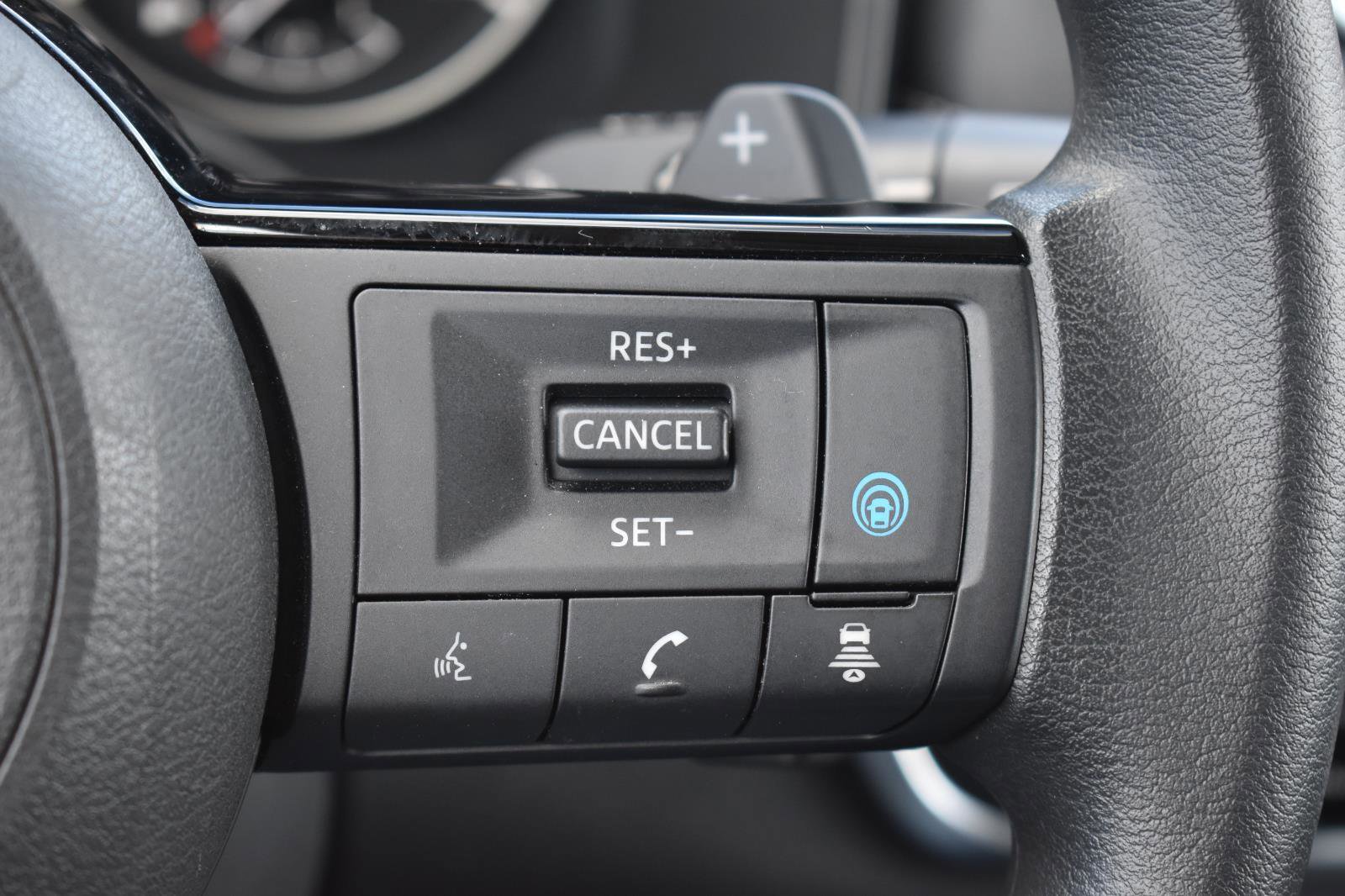 Used 2023 Nissan Rogue SV image 8