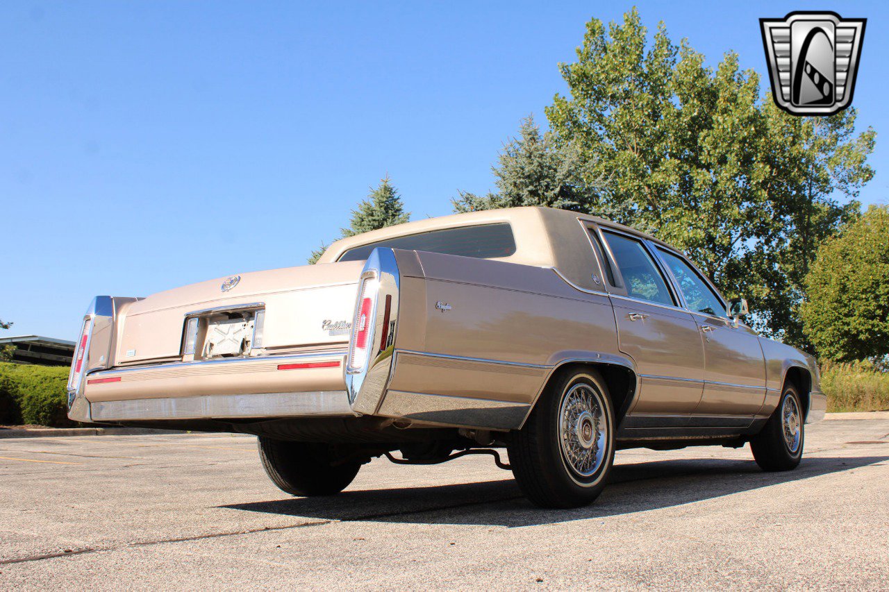 Used 1992 Cadillac Brougham image 8