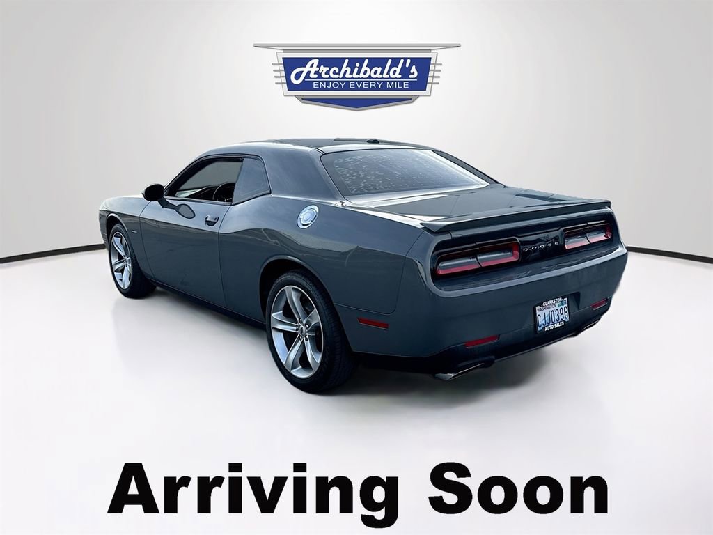 Used 2017 Dodge Challenger R/T image 3