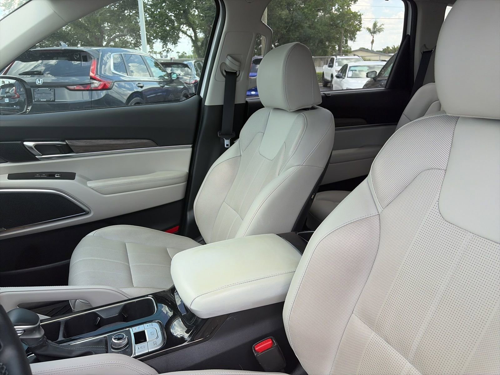 Used 2022 Kia Telluride SX w/ Nightfall Edition Package AWD/4WD image 13