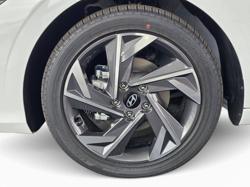 New 2026 Hyundai Elantra Limited FWD image 11