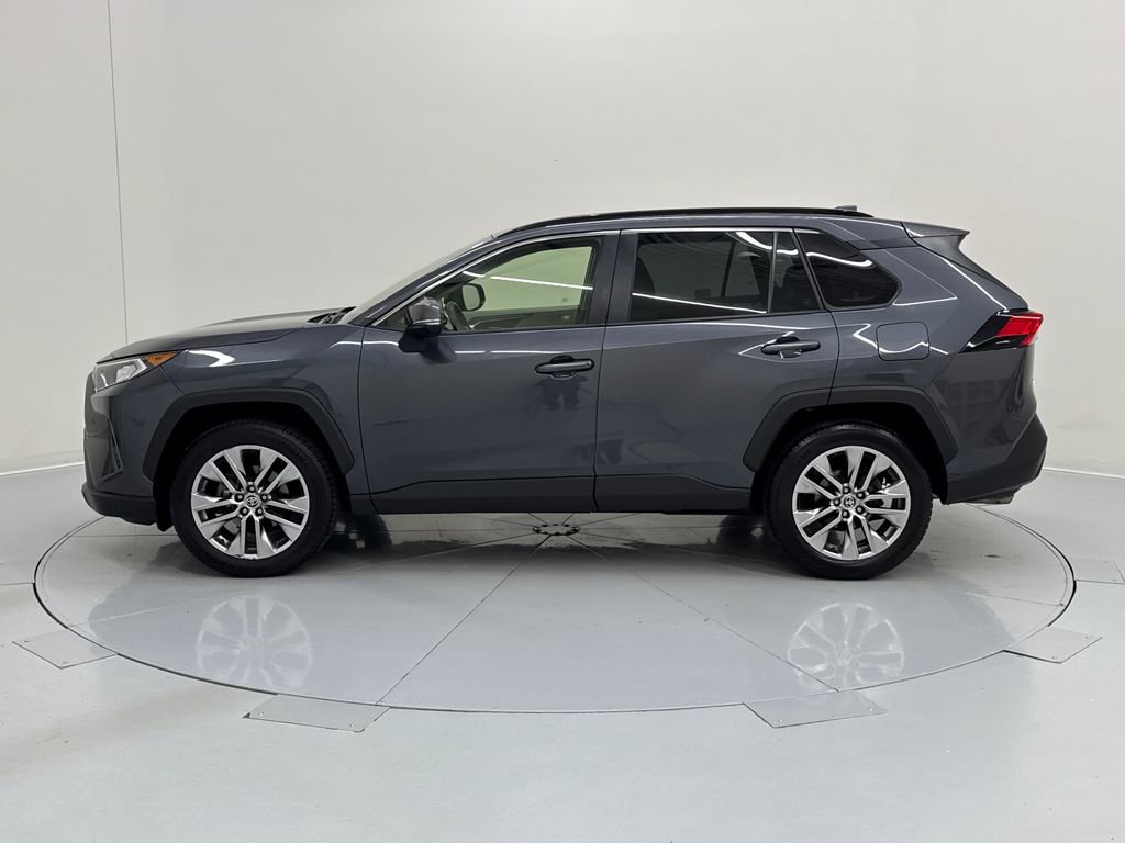 Used 2020 Toyota RAV4 XLE Premium image 3