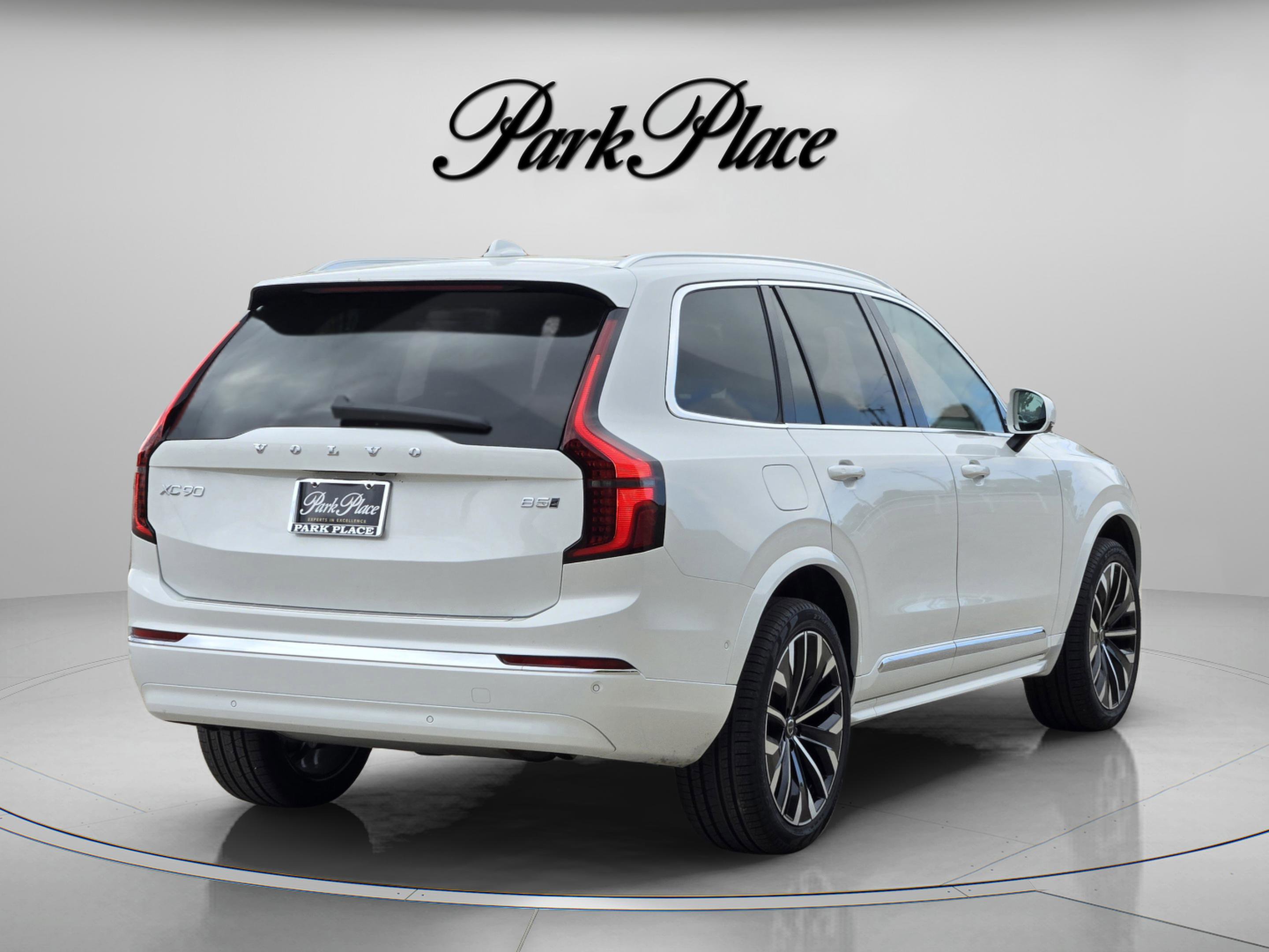 Used 2026 Volvo XC90 B5 Plus w/ Protection Package Premier image 6