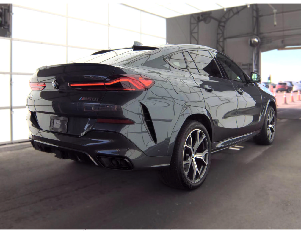 Used 2022 BMW X6 M50i AWD/4WD image 4