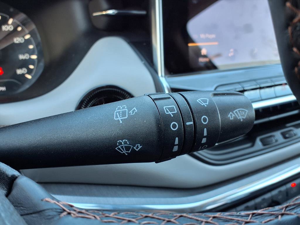 Used 2022 Jeep Compass Limited image 28