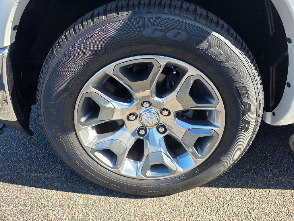 Used 2019 RAM 1500 Laramie w/ Convenience Group image 9