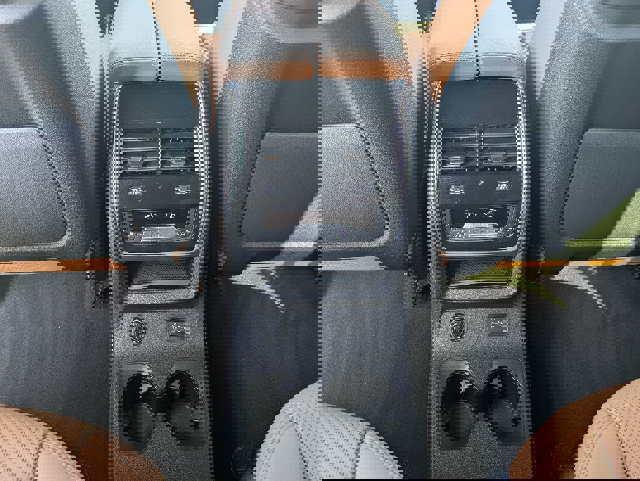 Used 2024 BMW X7 xDrive40i w/ M Sport Package image 21