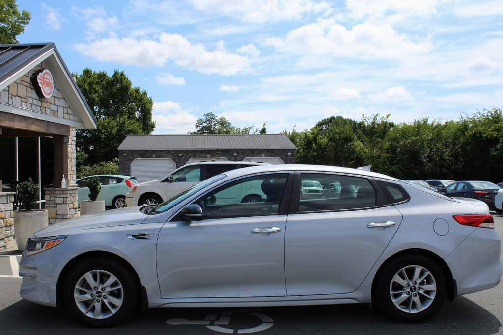 Used 2016 Kia Optima LX image 10