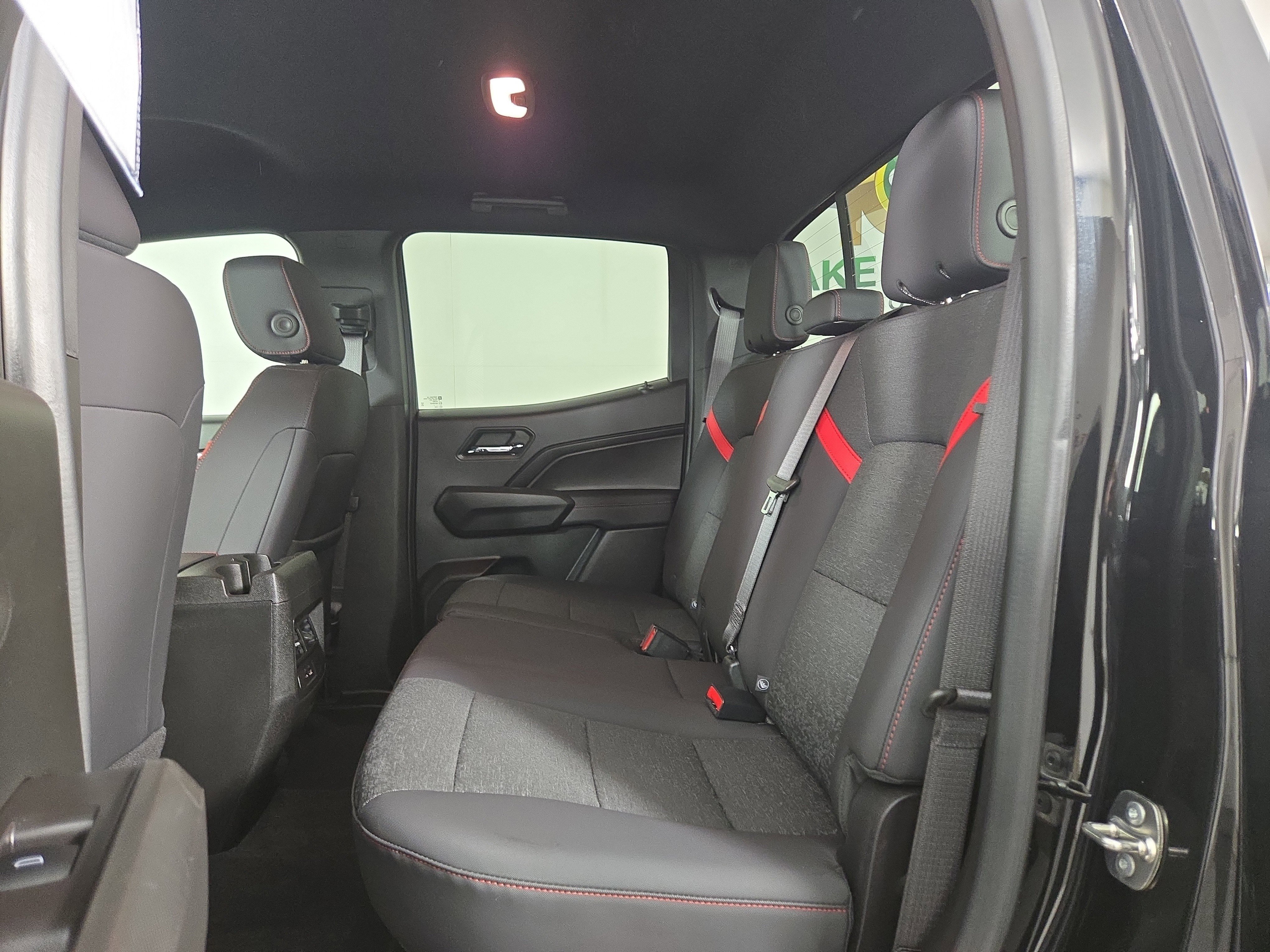 Certified 2024 Chevrolet Colorado Z71 w/ LPO, Dark Essentials Package image 12