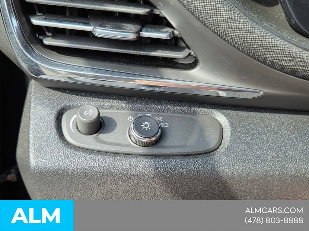 Used 2025 Buick Envista Preferred image 24