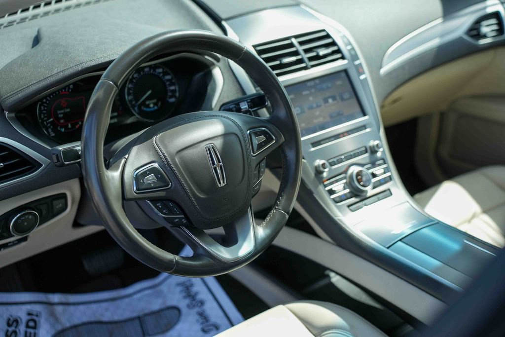 Used 2020 Lincoln MKZ FWD image 23