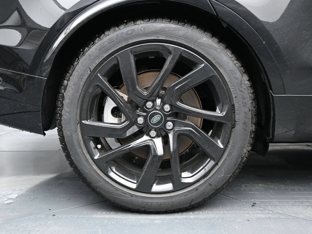 Used 2024 Land Rover Discovery Dynamic SE AWD/4WD image 13