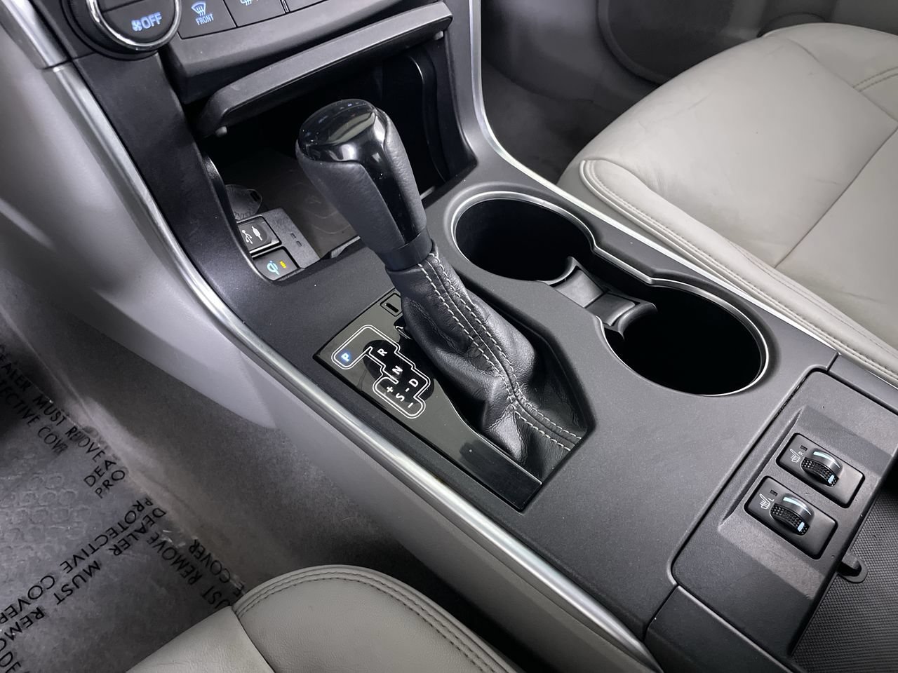 Used 2017 Toyota Camry XLE w/ Moonroof Package FWD image 18