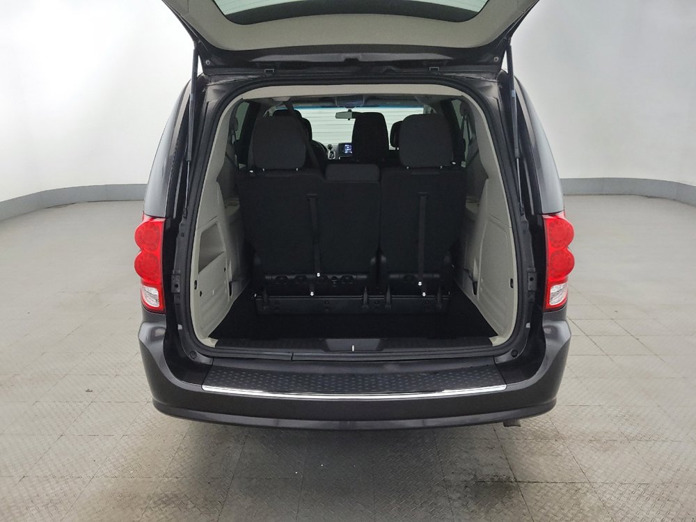 Used 2018 Dodge Grand Caravan SE image 29