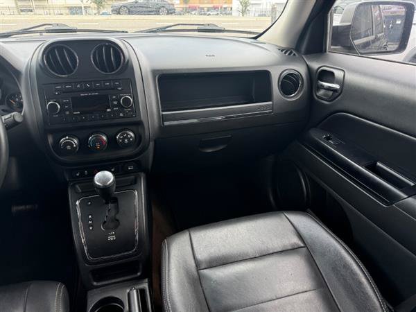 Used 2015 Jeep Patriot High Altitude AWD/4WD image 11