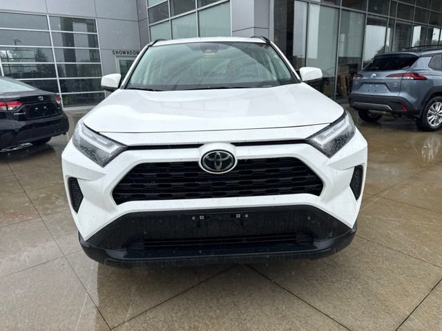 Used 2024 Toyota RAV4 XLE FWD image 2