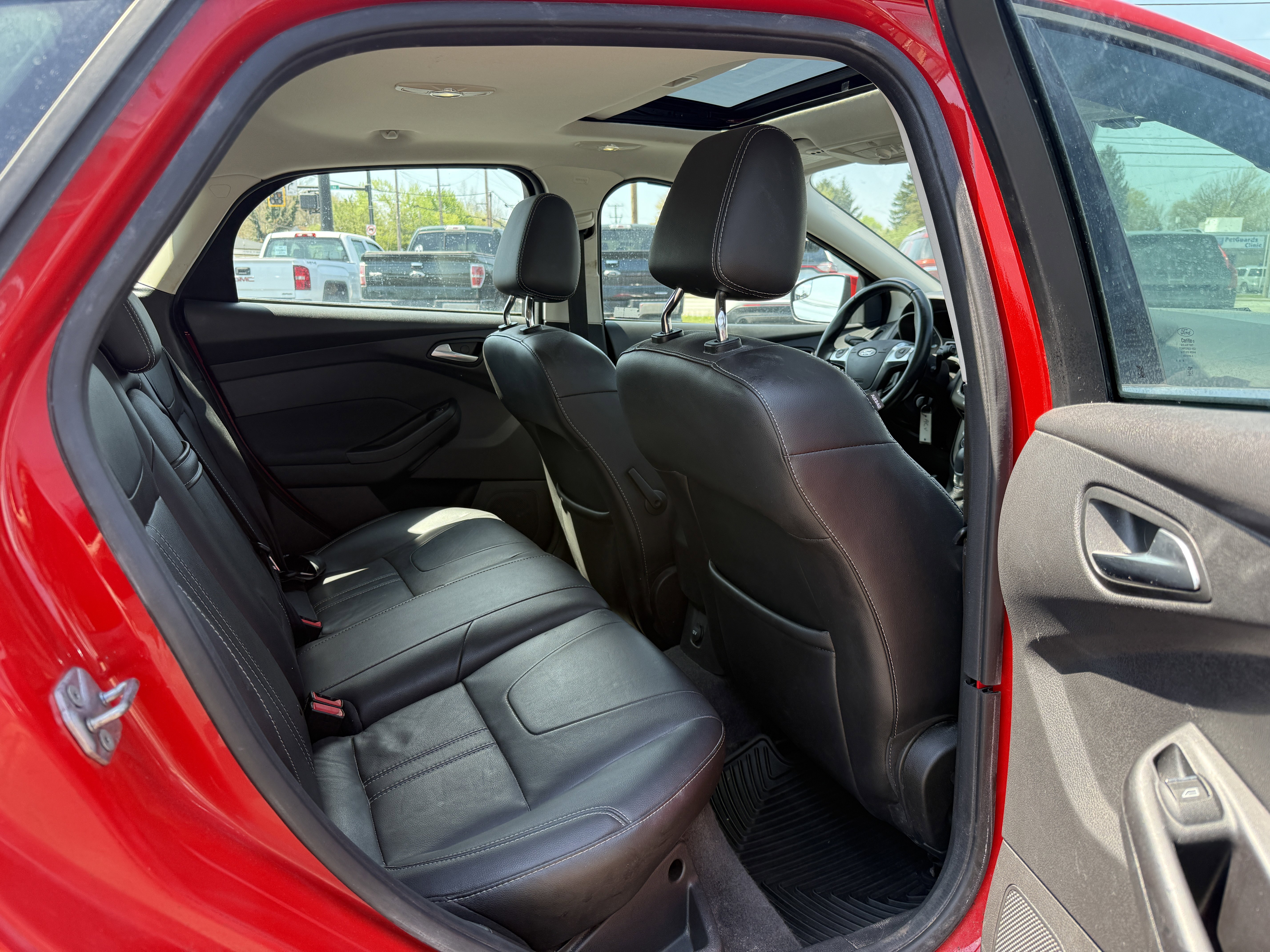 Used 2012 Ford Focus SEL FWD image 18
