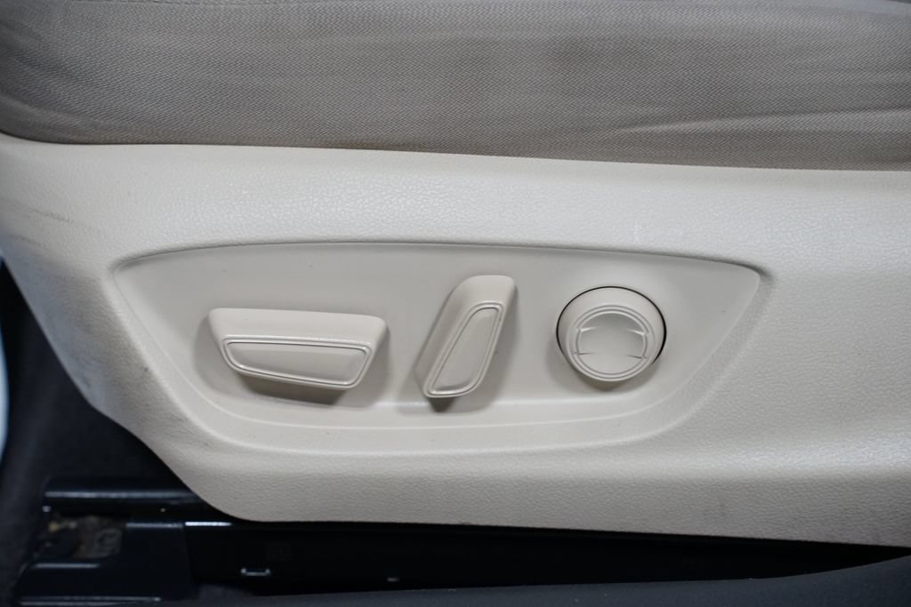 Certified 2020 Toyota Camry LE FWD image 29