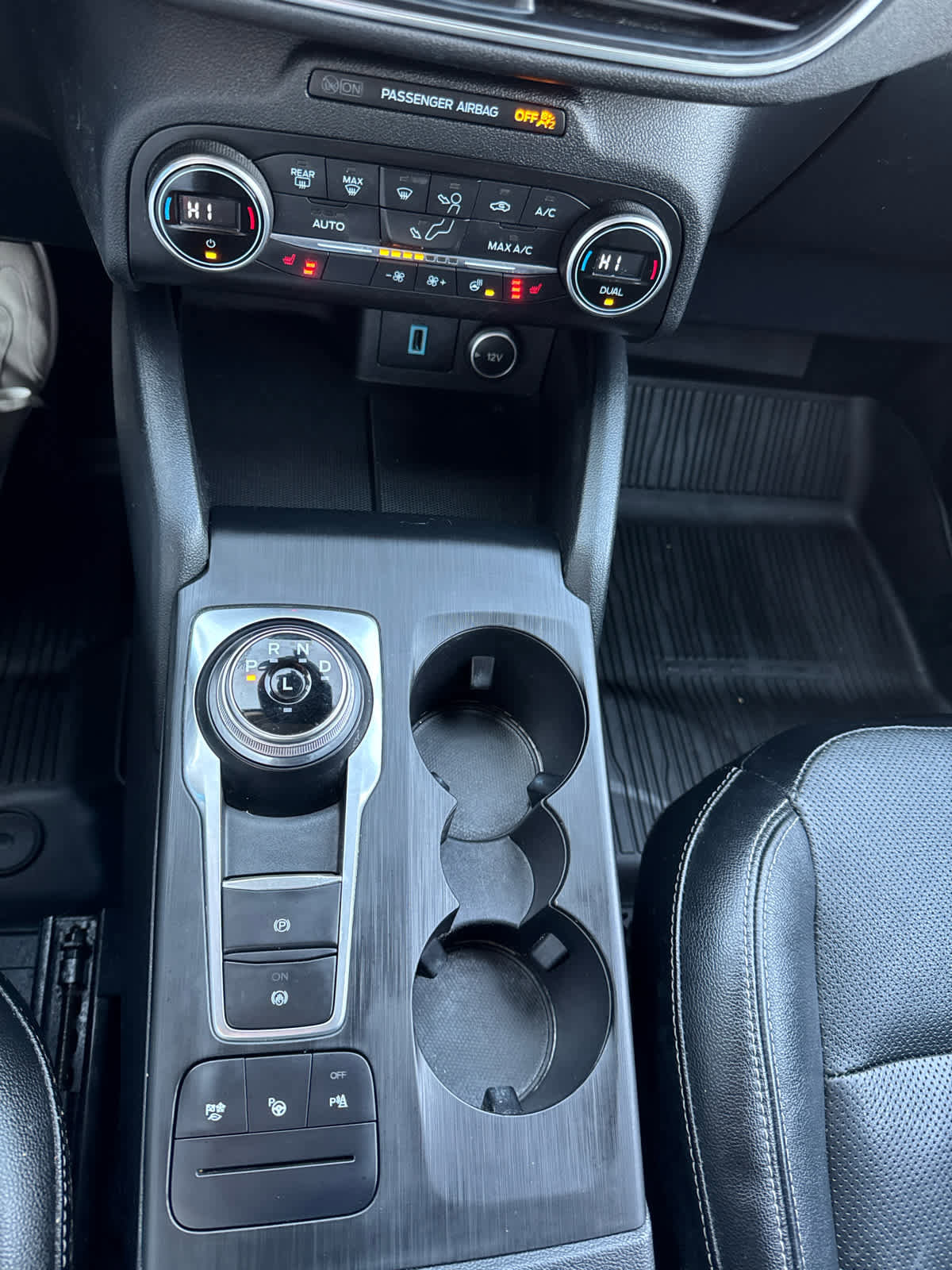 Used 2020 Ford Escape Titanium image 27