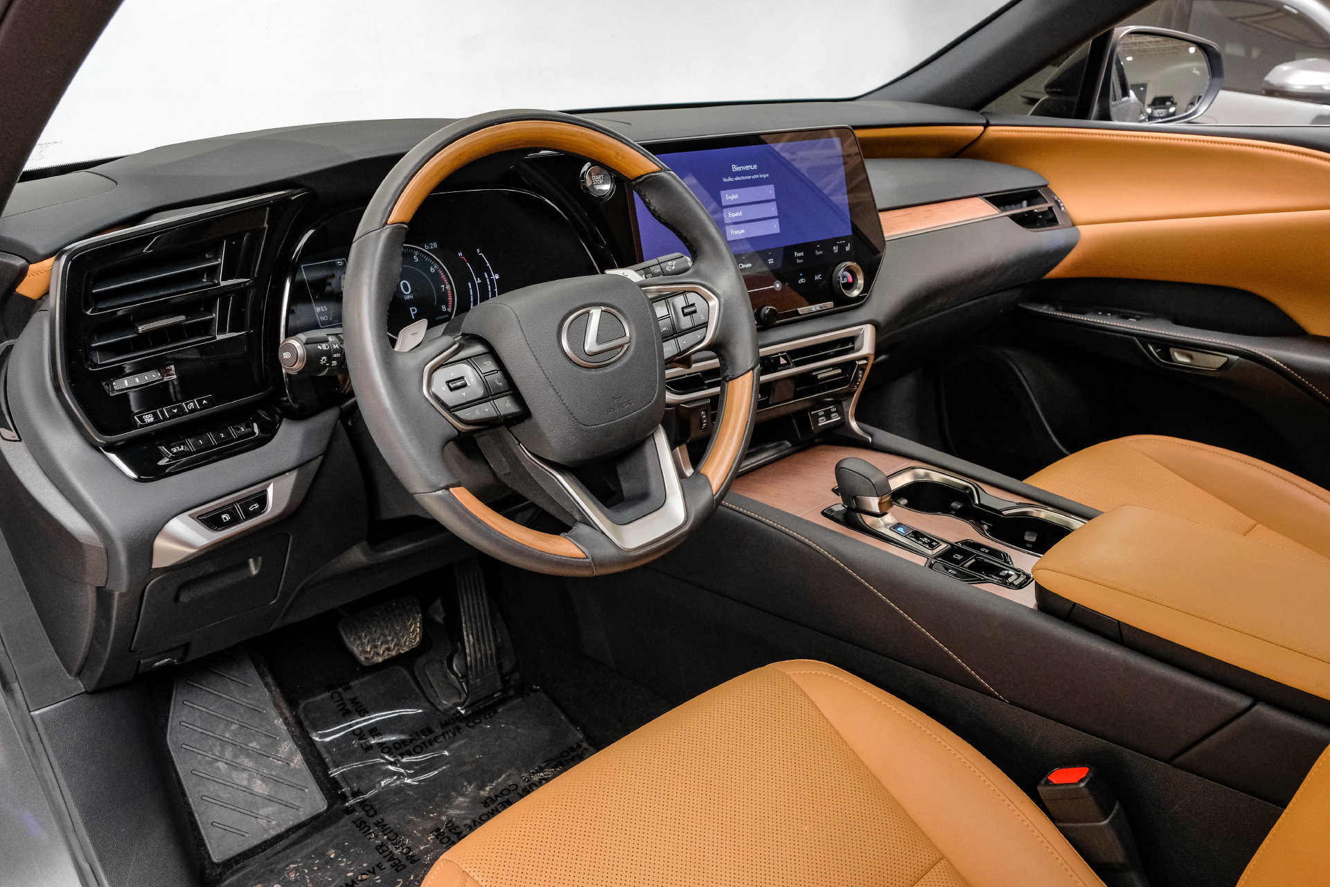 Used 2024 Lexus RX 350 Premium w/ Cold Area Package FWD image 3