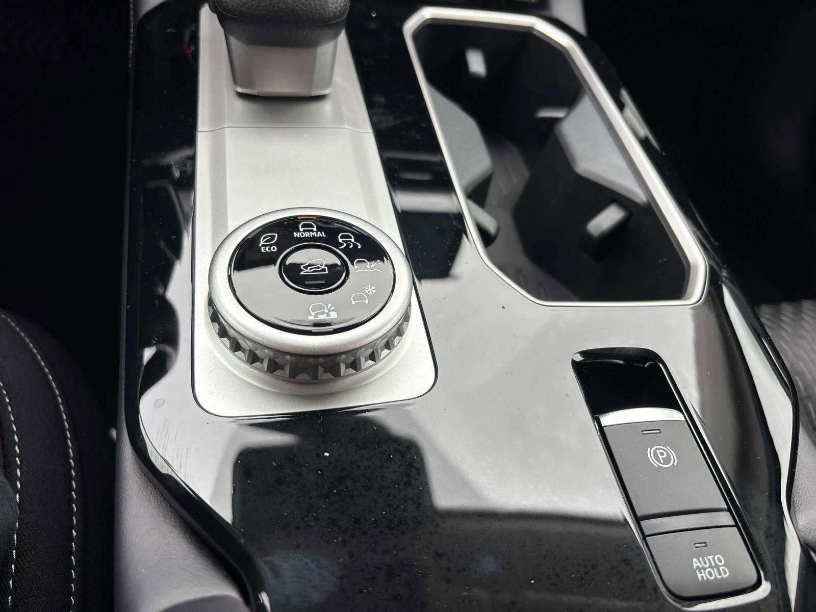 New 2026 Mitsubishi Outlander ES image 13