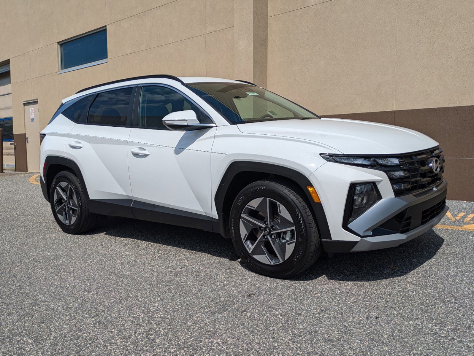 New 2025 Hyundai Tucson SEL image 1