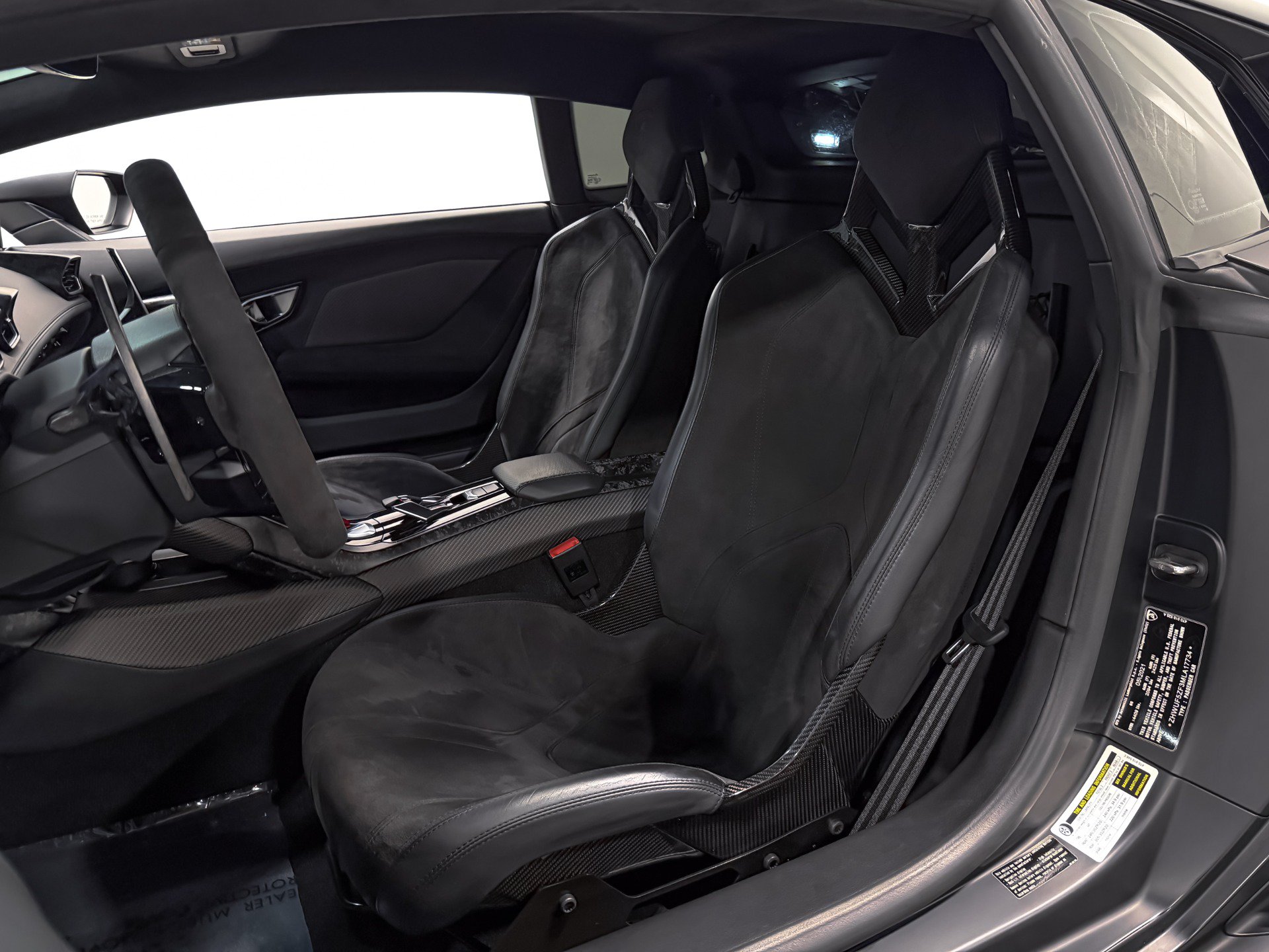 Used 2021 Lamborghini Huracan EVO RWD image 13