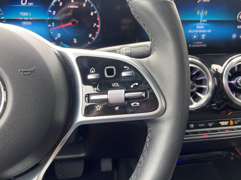 Certified 2022 Mercedes-Benz GLB 250 4MATIC image 19