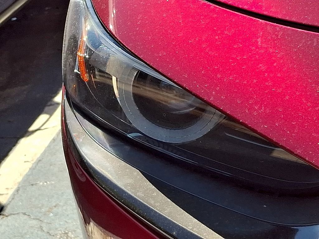 Used 2019 MAZDA MAZDA3 Hatchback w/ Premium Package FWD image 3