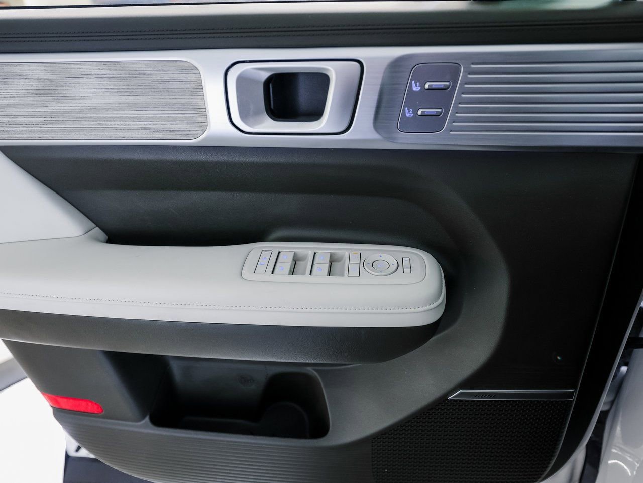 Used 2025 Hyundai Santa Fe Calligraphy image 24