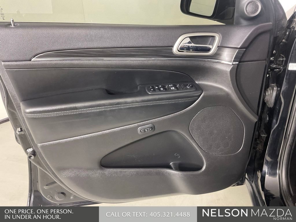 Used 2019 Jeep Grand Cherokee Limited AWD/4WD image 17