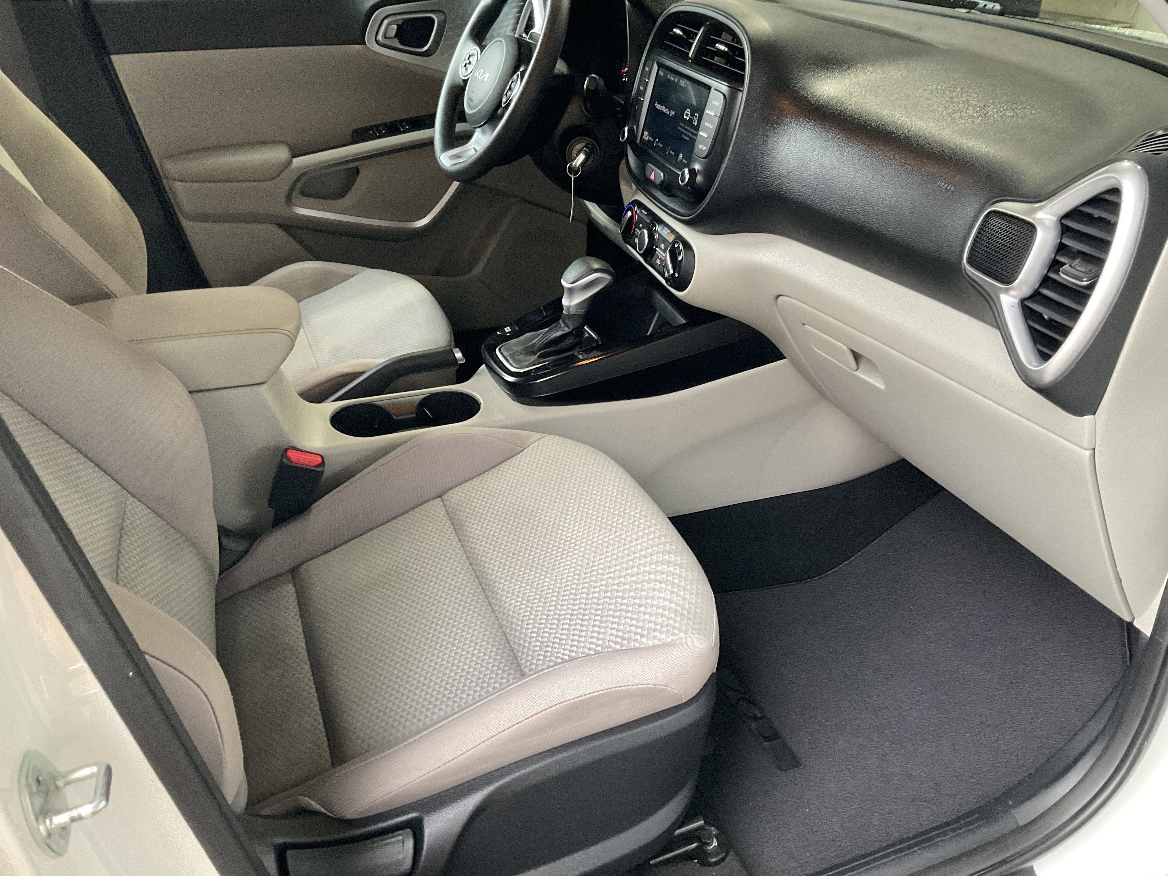 Used 2022 Kia Soul LX FWD image 23