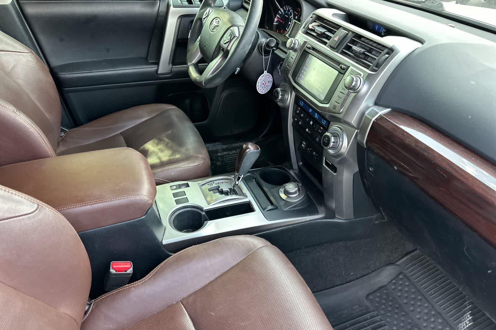 Used 2019 Toyota 4Runner Limited AWD/4WD image 18