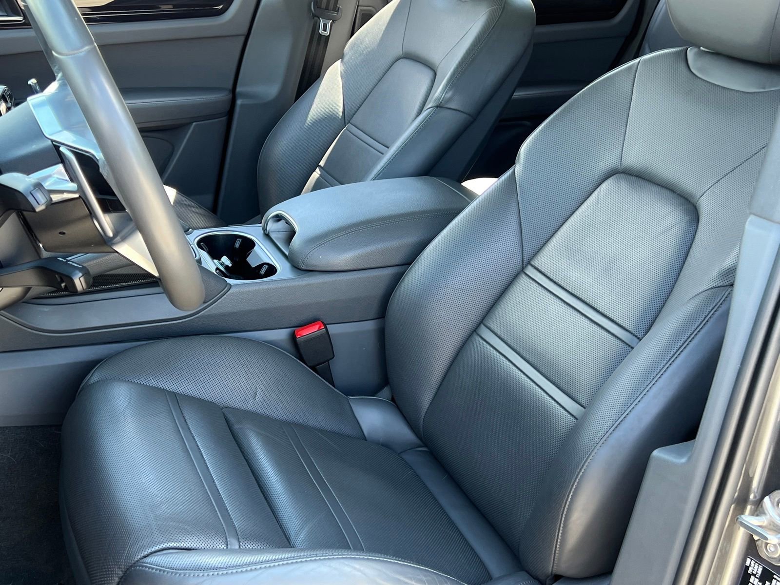 Certified 2021 Porsche Cayenne AWD/4WD image 5